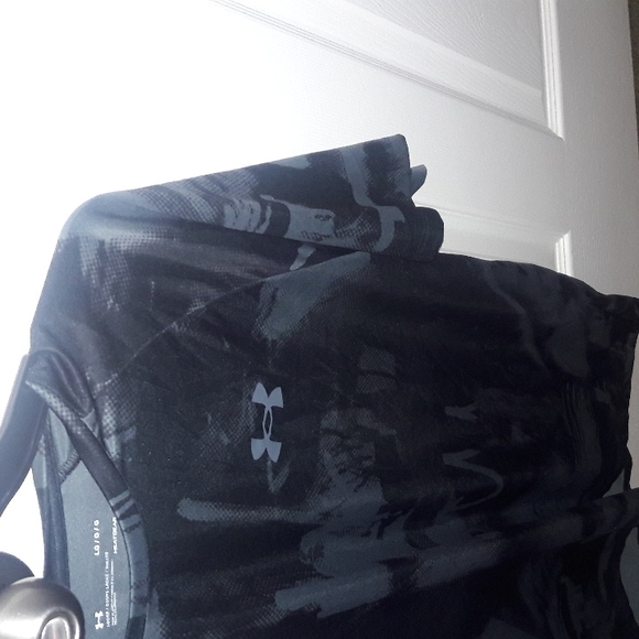 Men's Under Armour top NWOT - Picture 2 of 7